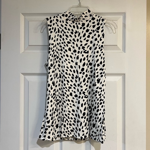 Express Collared Tank - Picture 2 of 3